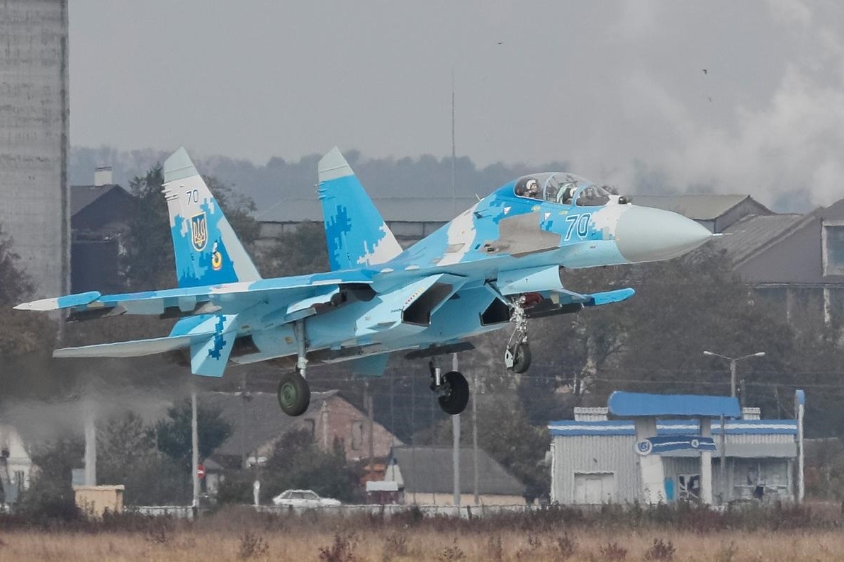 Nga cong bo clip Su-27 ap sat, chan may bay do tham My o bien Baltic hinh anh