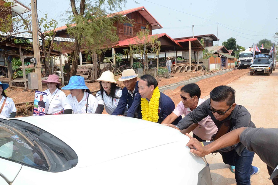 ung vien tim cach thu phieu truoc bau cu Thai Lan anh 3