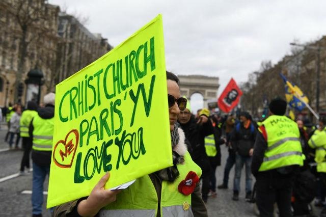 nguoi bieu tinh hoi cua tai Paris anh 5