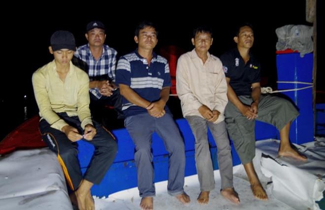 tàu cá bị đâm chìm ở Hoàng Sa ảnh 1 tau ca bi dam chim o Hoang Sa anh 1