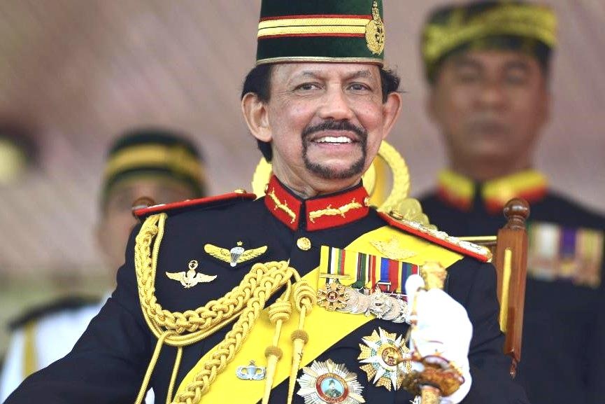 Quoc vuong Brunei giau co - suu tam sieu xe, thich tu lai chuyen co hinh anh