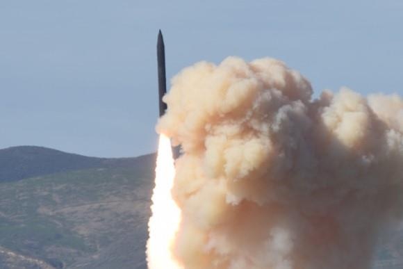 My phong mot luc hai ten lua danh chan, pha huy ICBM ngoai khong gian hinh anh