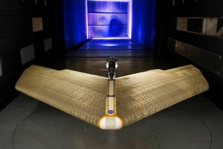 NASA phat trien canh may bay co the 'thay hinh doi dang' tren khong hinh anh