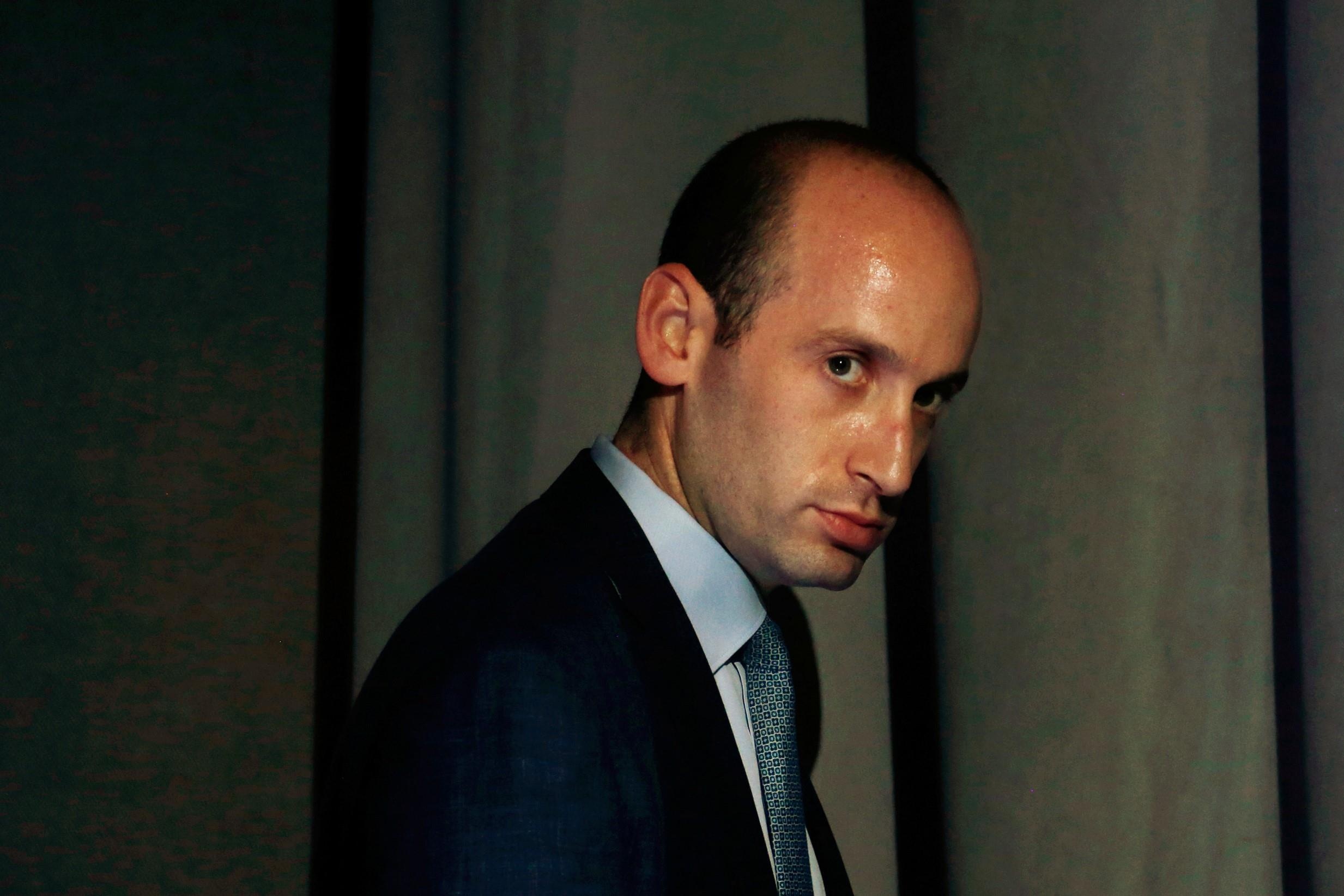 Ong Trump chon 'co van dieu hau' lam pho chanh van phong ve chinh sach hinh anh