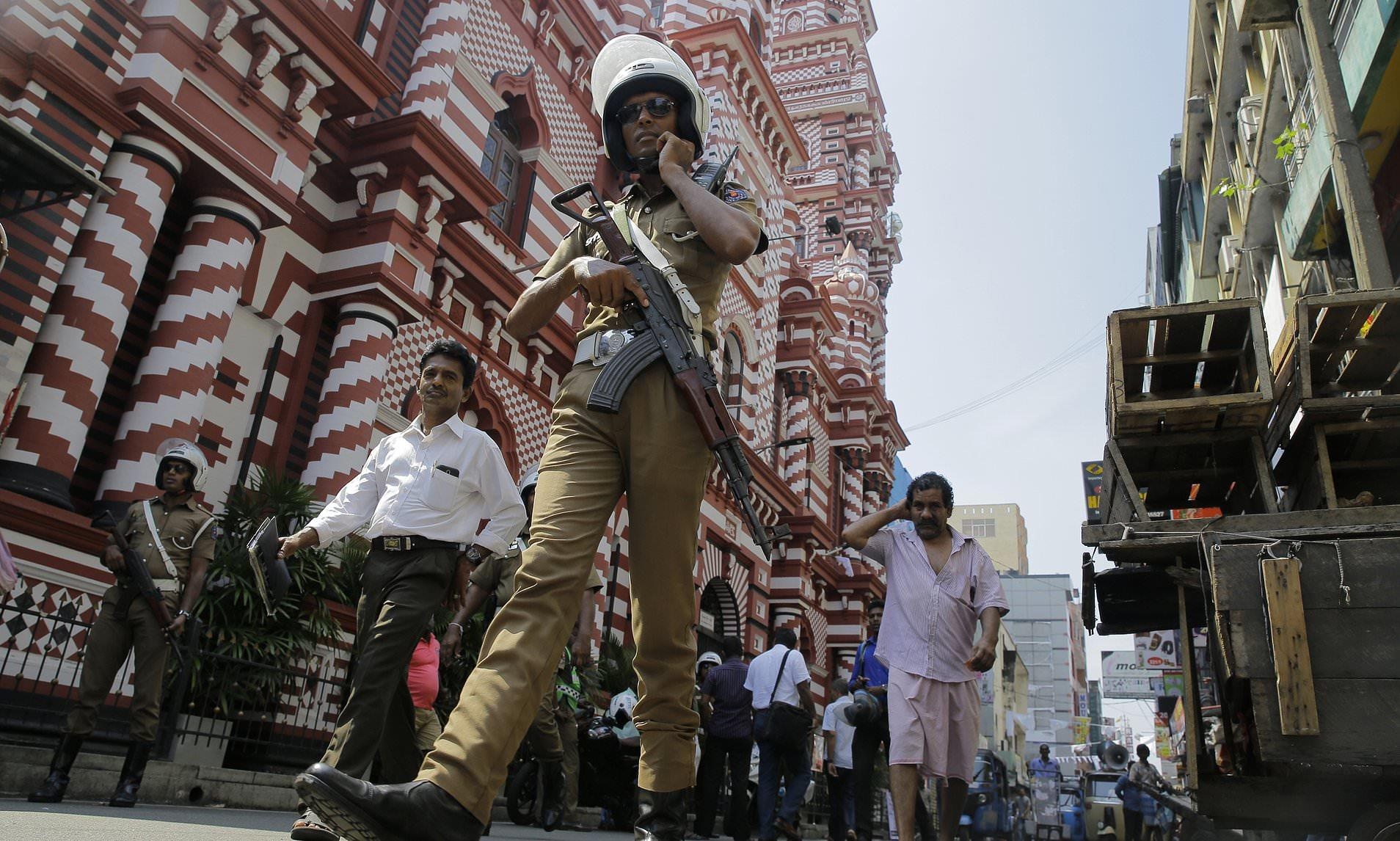 con trai trùm gia vị là khủng bố ảnh 1 con trai trum gia vi la khung bo anh 1