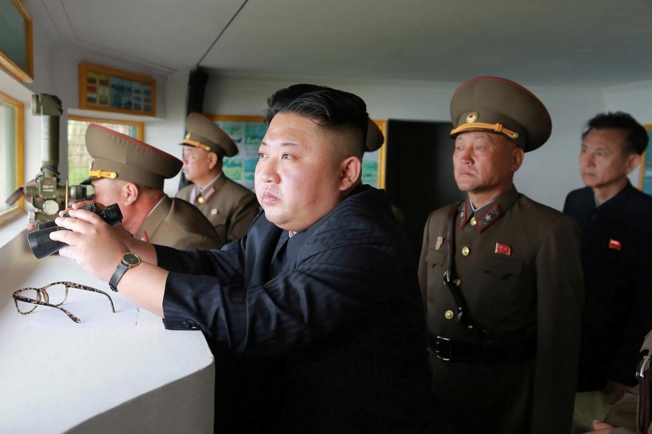Ong Kim Jong Un dich than giam sat phong thu ten lua tam xa hinh anh