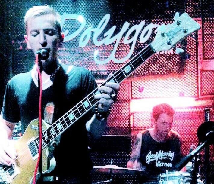 toi pham au dam nuoc ngoai anh 12