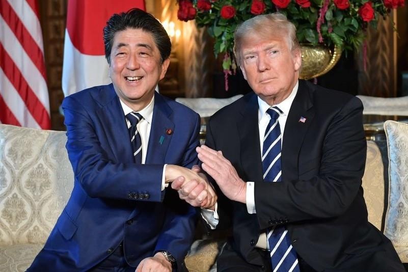 No luc 'chieu chuong' chua tung co tien le Nhat danh cho TT Trump hinh anh