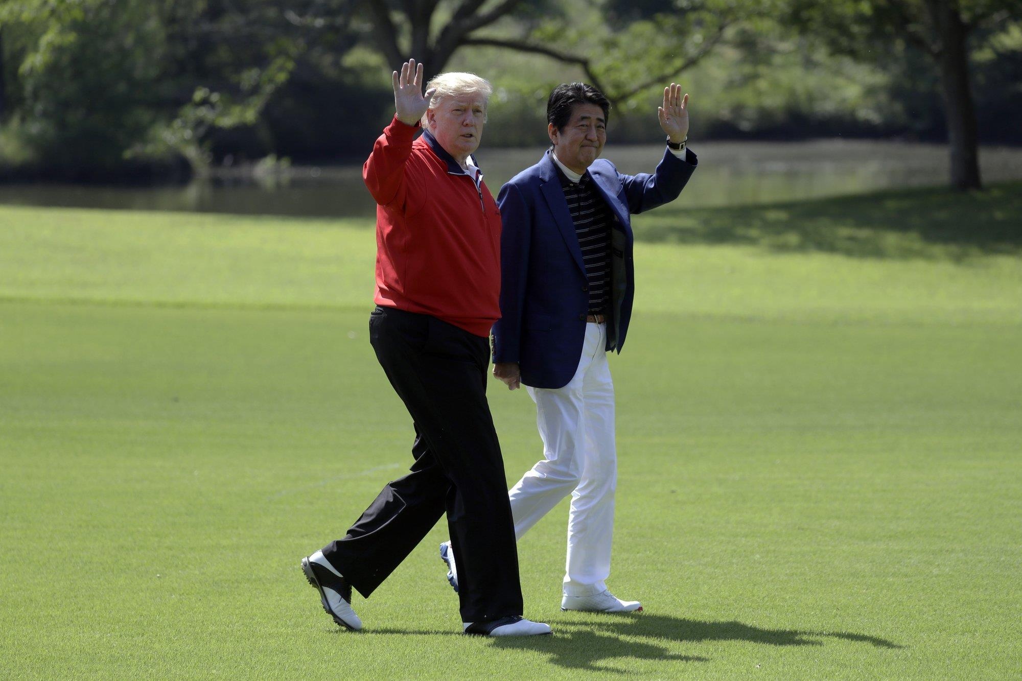 Trump va Abe danh golf anh 2