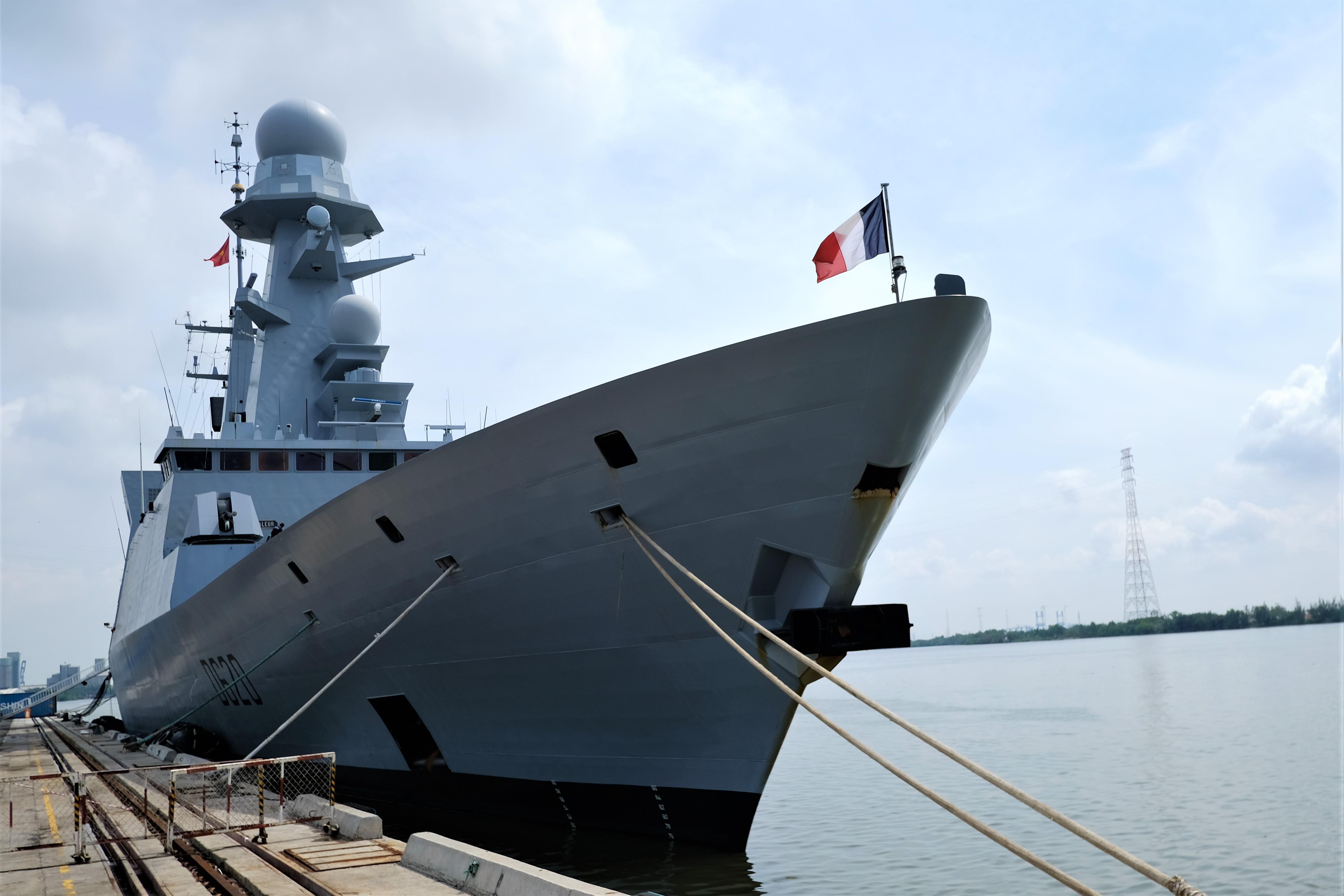 Tau chien Phap tham Viet Nam anh 4