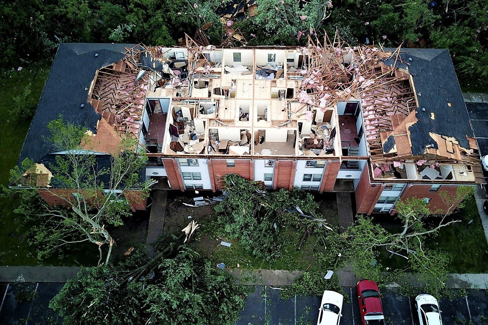 52 voi rong quet qua 8 bang cua My trong mot ngay hinh anh