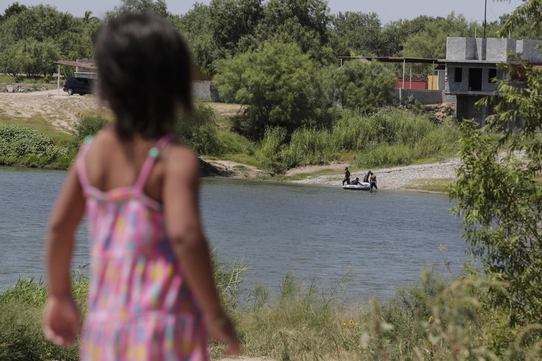 Cha con chet up mat - cung duong tu than nhan chim giac mo My hinh anh