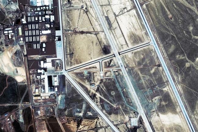 Khong quan My canh bao nguoi dan khong xam pham can cu mat hinh anh