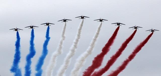 dieu hanh quoc khanh Phap anh 11