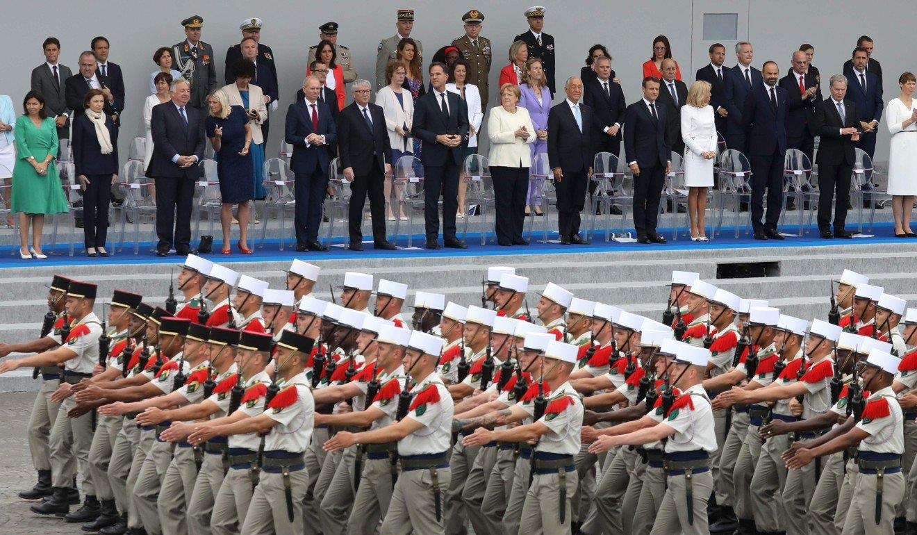 dieu hanh quoc khanh Phap anh 3