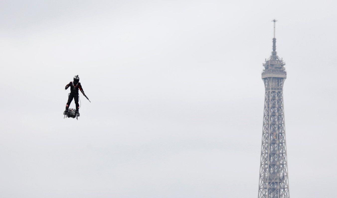 linh bay tai quoc khanh Phap anh 4