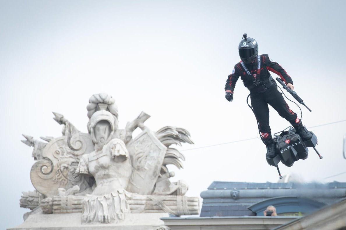 'Linh bay' luon nhu chim o Paris trong le duyet binh quoc khanh Phap hinh anh