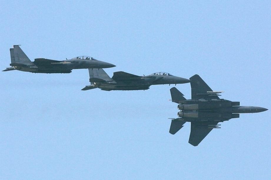 Rui ro may bay quan su Trung Quoc, Han Quoc cham tran nhieu hon hinh anh