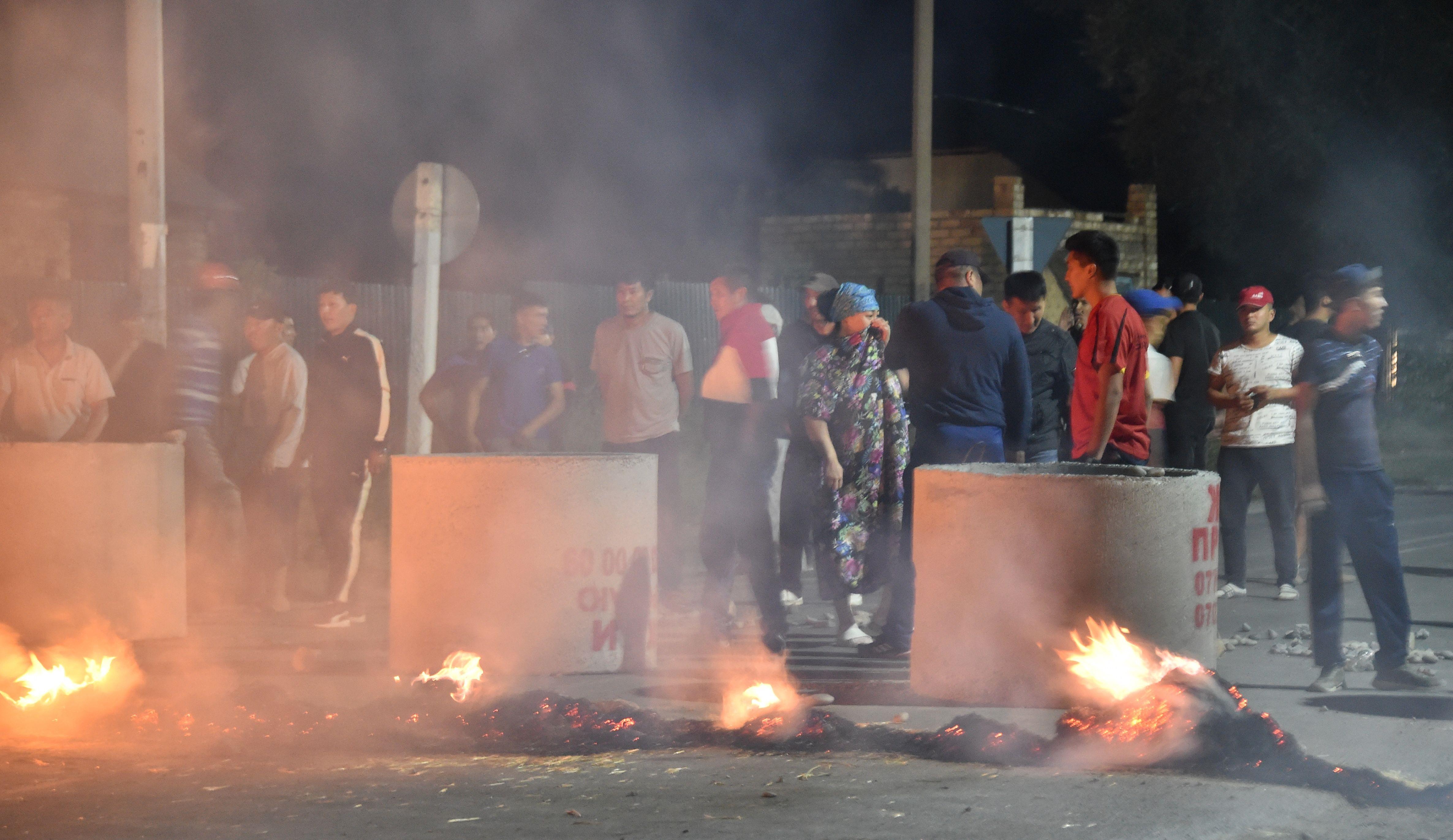 bắt cựu tổng thống Kyrgyzstan ảnh 2 bat cuu tong thong Kyrgyzstan anh 2