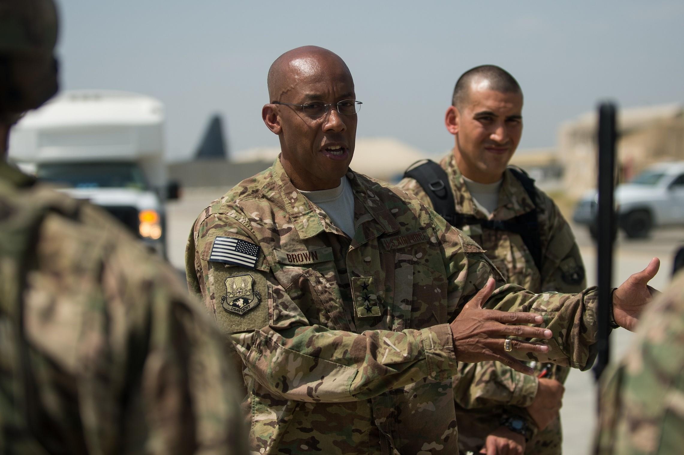 Tư lệnh không quân Thái Bình Dương đến Việt Nam ảnh 2 Tu lenh khong quan Thai Binh Duong den Viet Nam anh 2