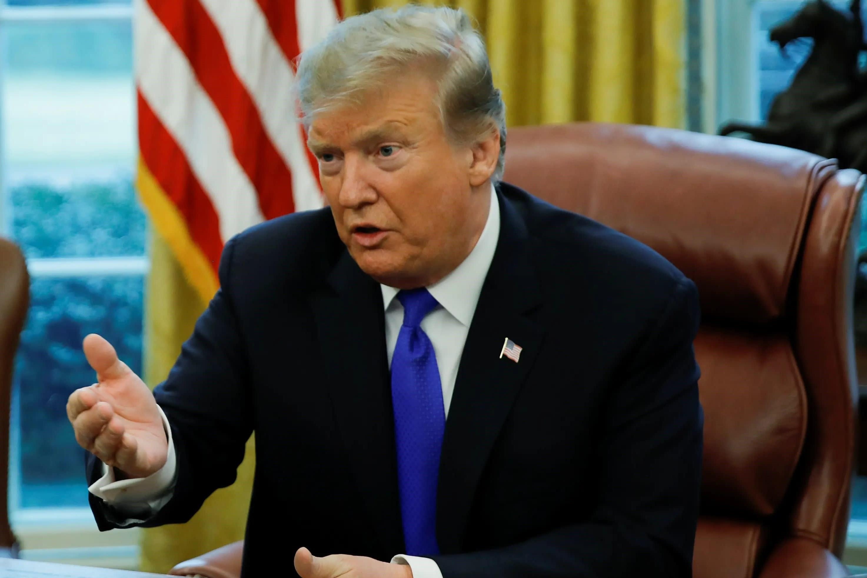 'Cau than chu' khien TT Trump 'be lai' thuong chien My - Trung hinh anh