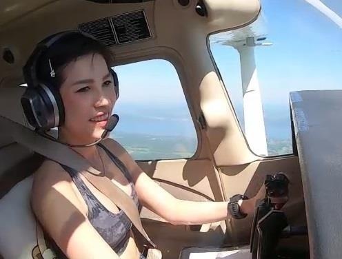 Van phong Hoang gia Thai sap mang sau khi dang anh Hoang quy phi hinh anh