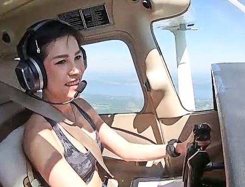 Dan Thai phat sot voi hinh anh Hoang quy phi du day, ban sung, nhay du hinh anh