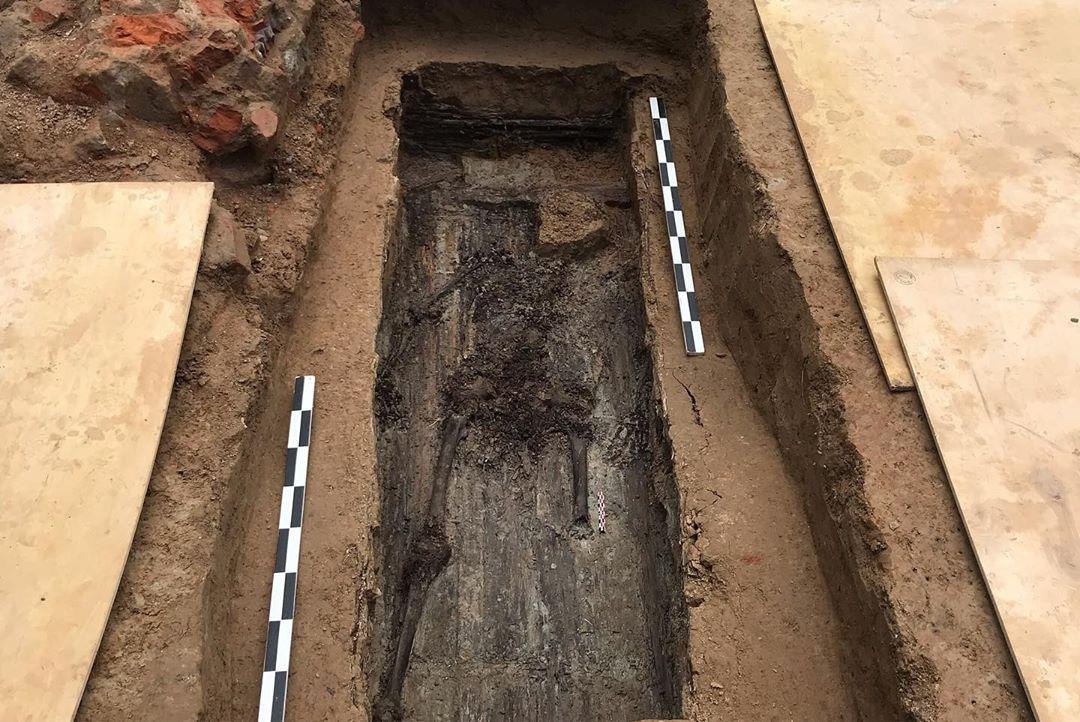 Hai cot mot chan giai ma bi an so phan 'ho tuong' cua Napoleon hinh anh