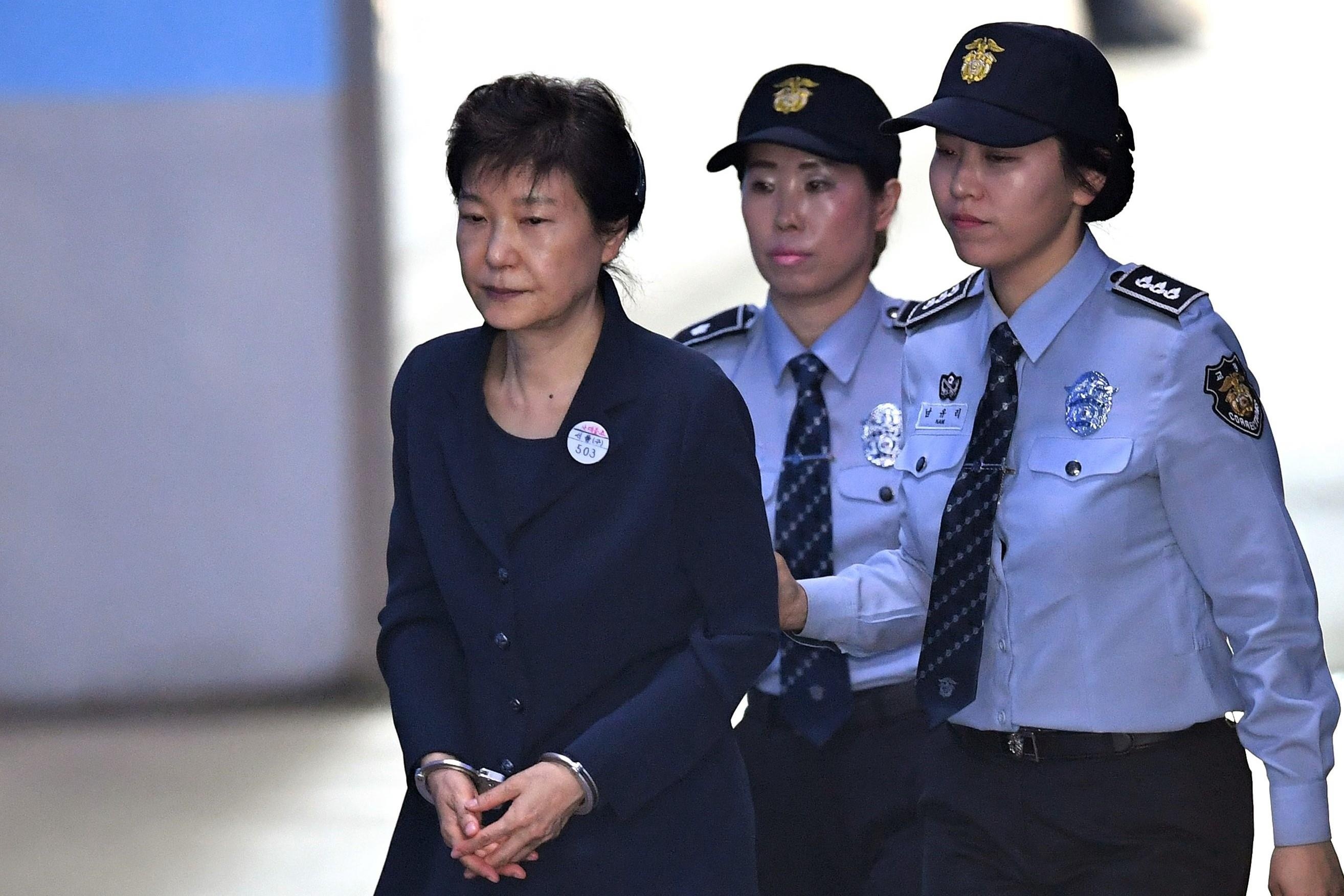 Toa Toi cao Han Quoc yeu cau xu lai cuu tong thong Park Geun Hye hinh anh