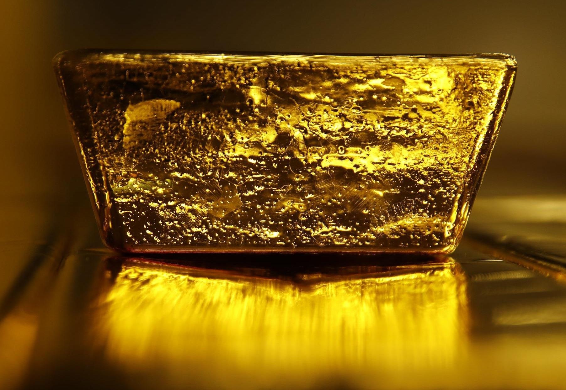 Ba Lan tich tru them 15 tan vang hinh anh