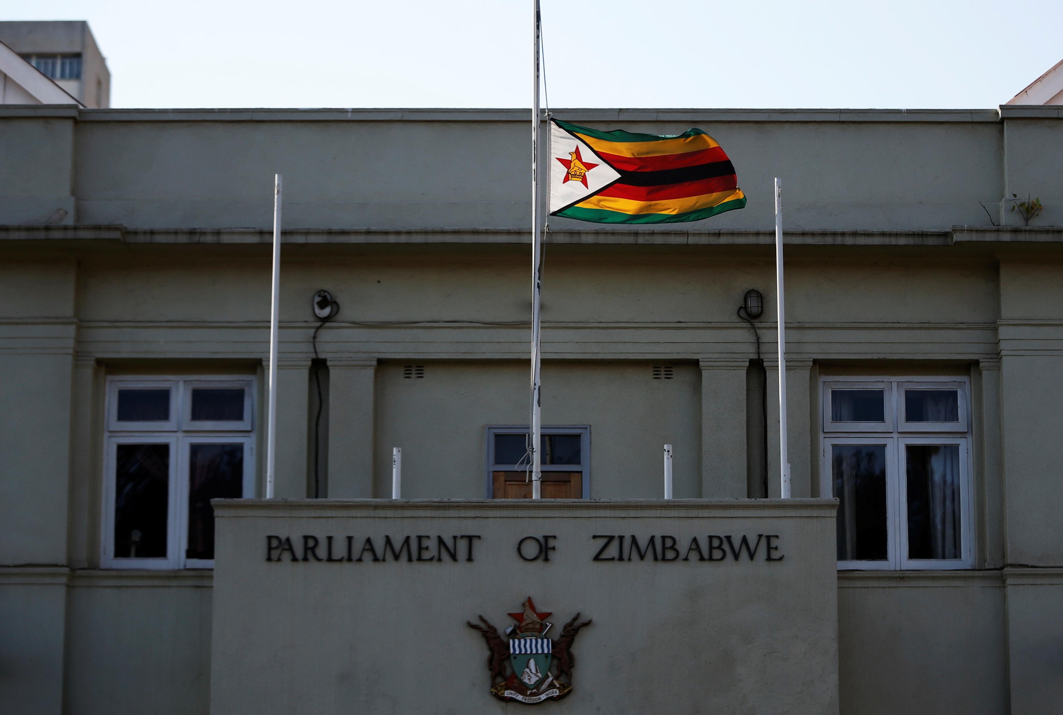 Linh cuu cuu TT Mugabe anh 12