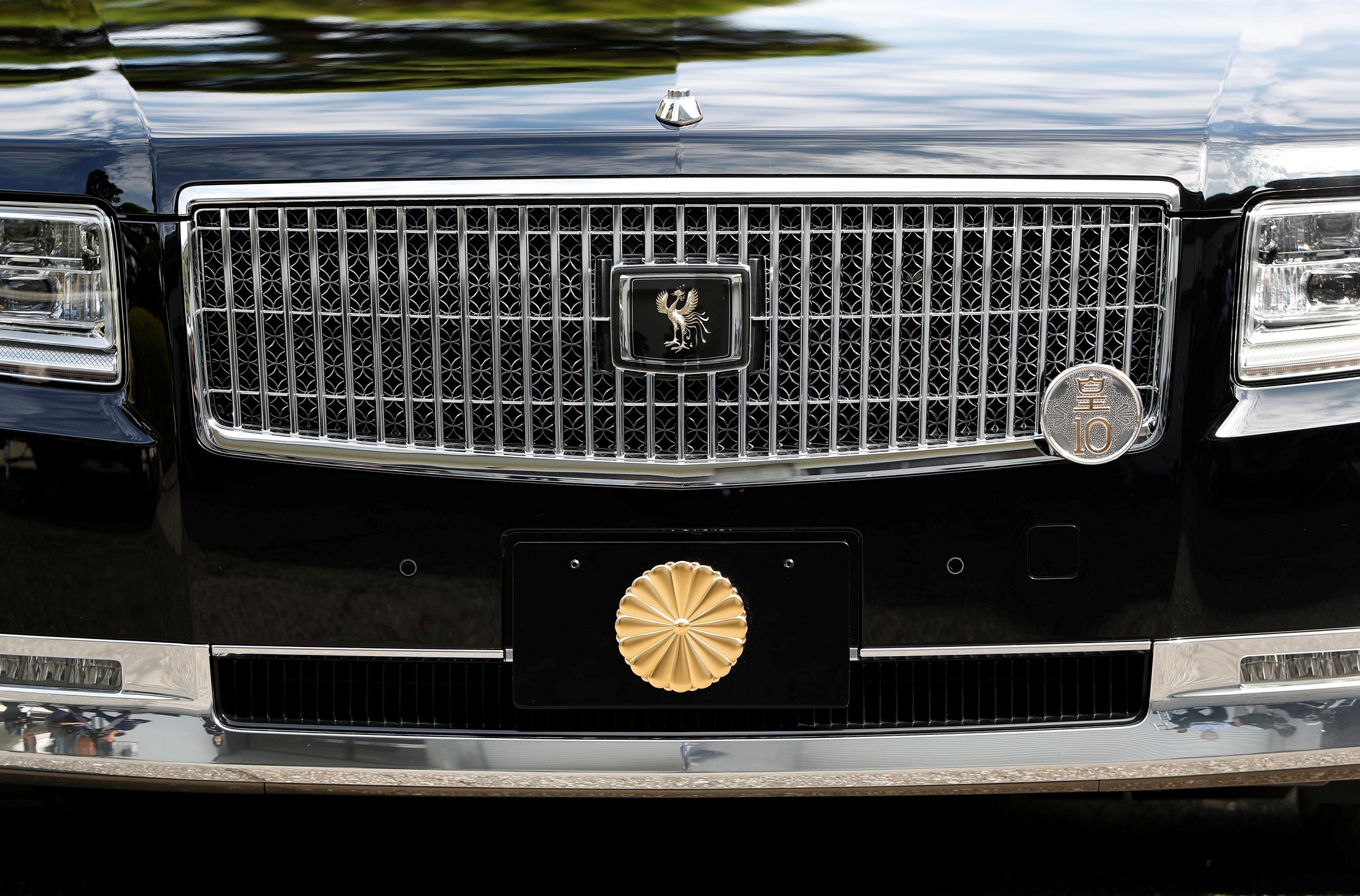 Xe mui tran dac biet cua Nhat hoang Naruhito anh 4