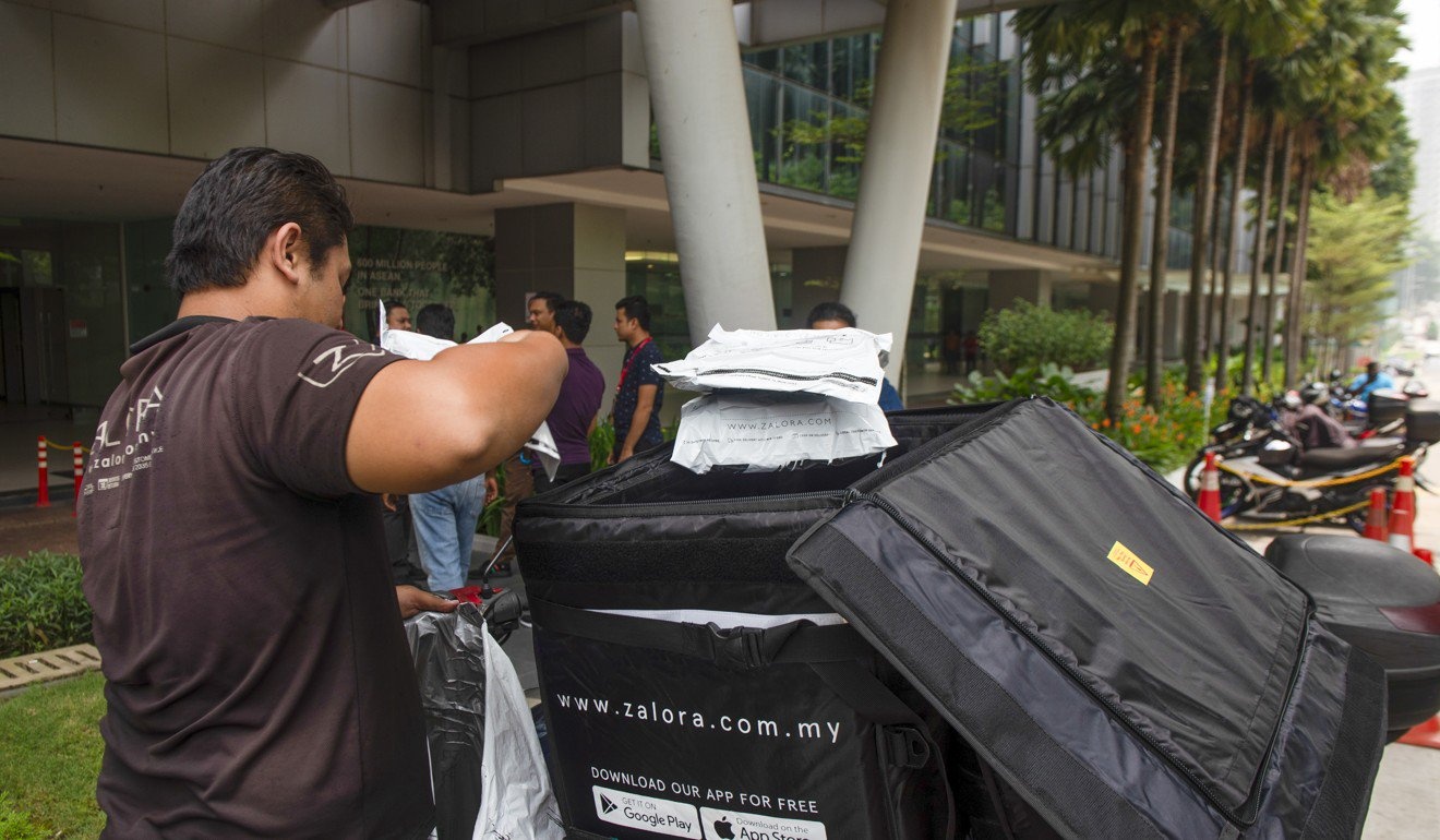 nan nhan cua thoi trang tien loi anh 1