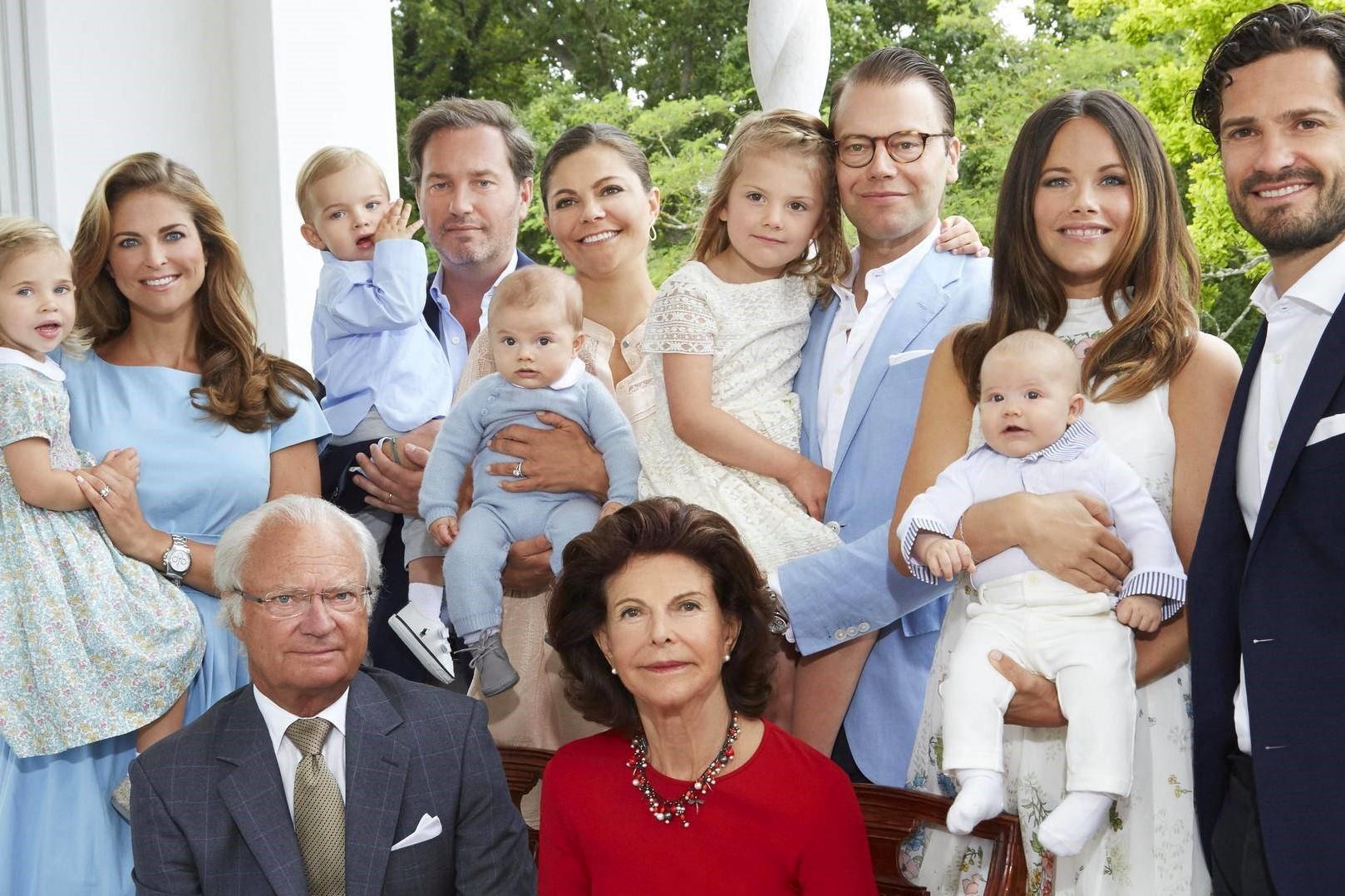 Nha vua Thuy Dien loai 5 nguoi chau khoi hoang gia hinh anh