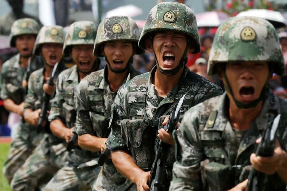 Lanh dao Hong Kong canh bao quan doi Trung Quoc co the can thiep hinh anh