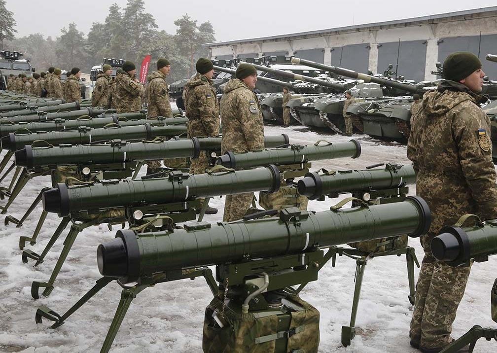 Nhung nghi van TT Trump doi chac trong vu ban vu khi cho Ukraine hinh anh