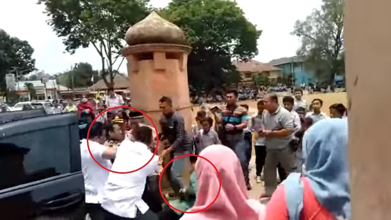 Bo truong An ninh Indonesia bi dam dao, can ve khong kip tro tay hinh anh