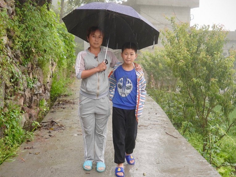 'Lang goa phu' Trung Quoc va noi am anh ve cai chet tu bui cong nghiep hinh anh