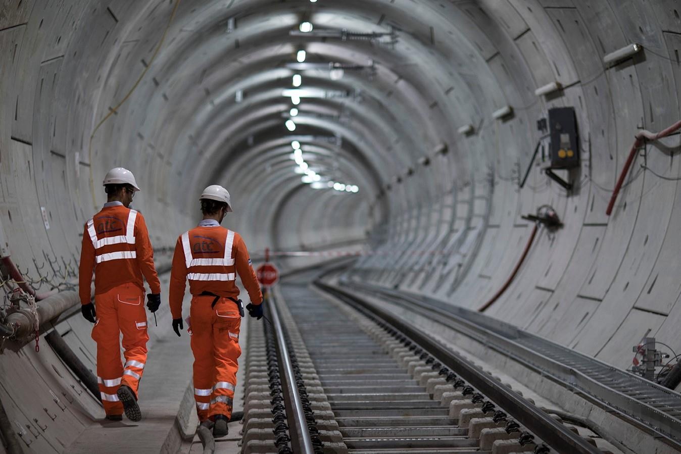 Sieu du an duong sat cua London ton hon 22 ty USD, 10 nam chua xong hinh anh