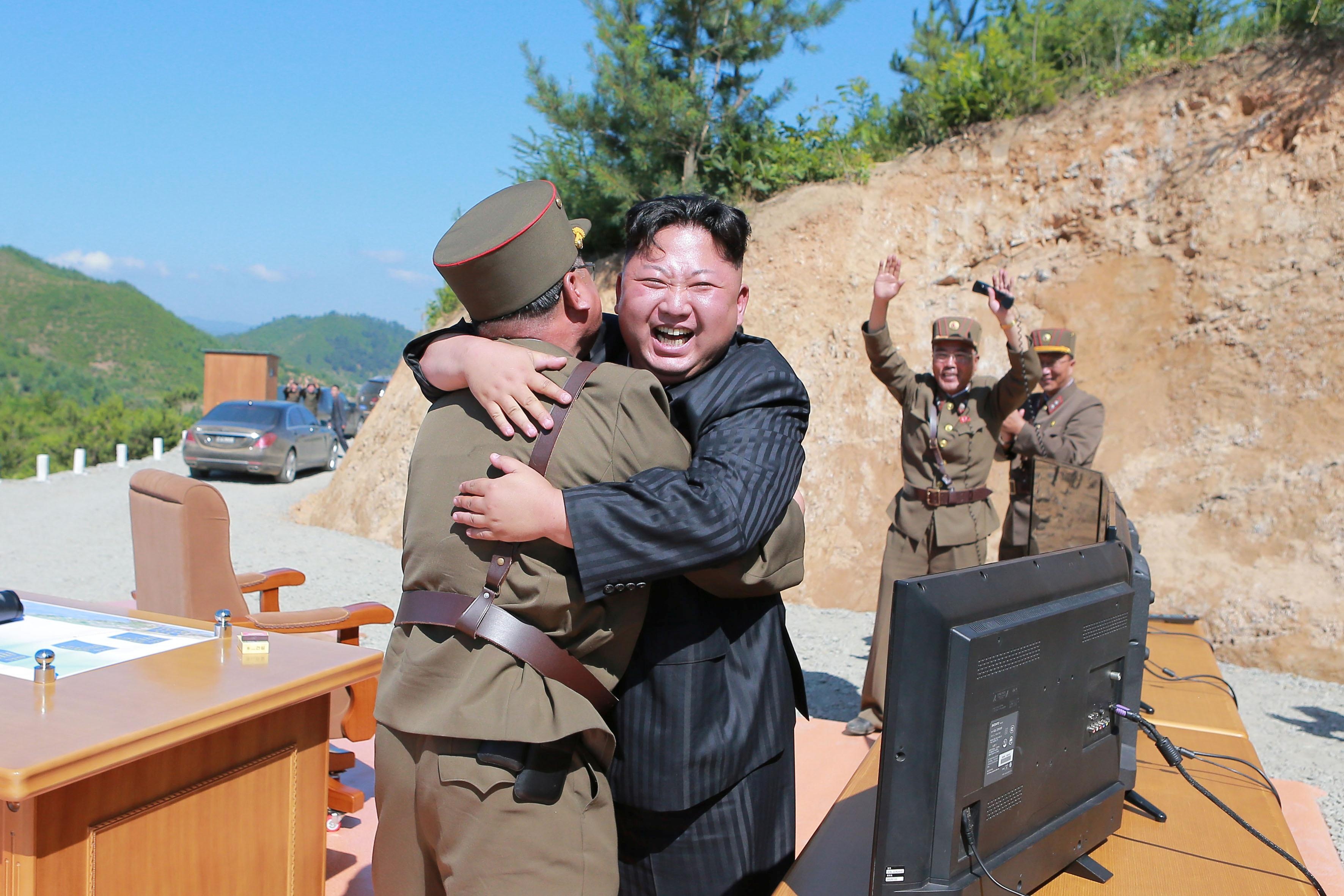 Ong Kim Jong Un cuoi bach ma anh 11