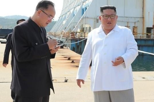 Ong Kim Jong Un phe phan chinh sach cua cha phu thuoc Han Quoc hinh anh