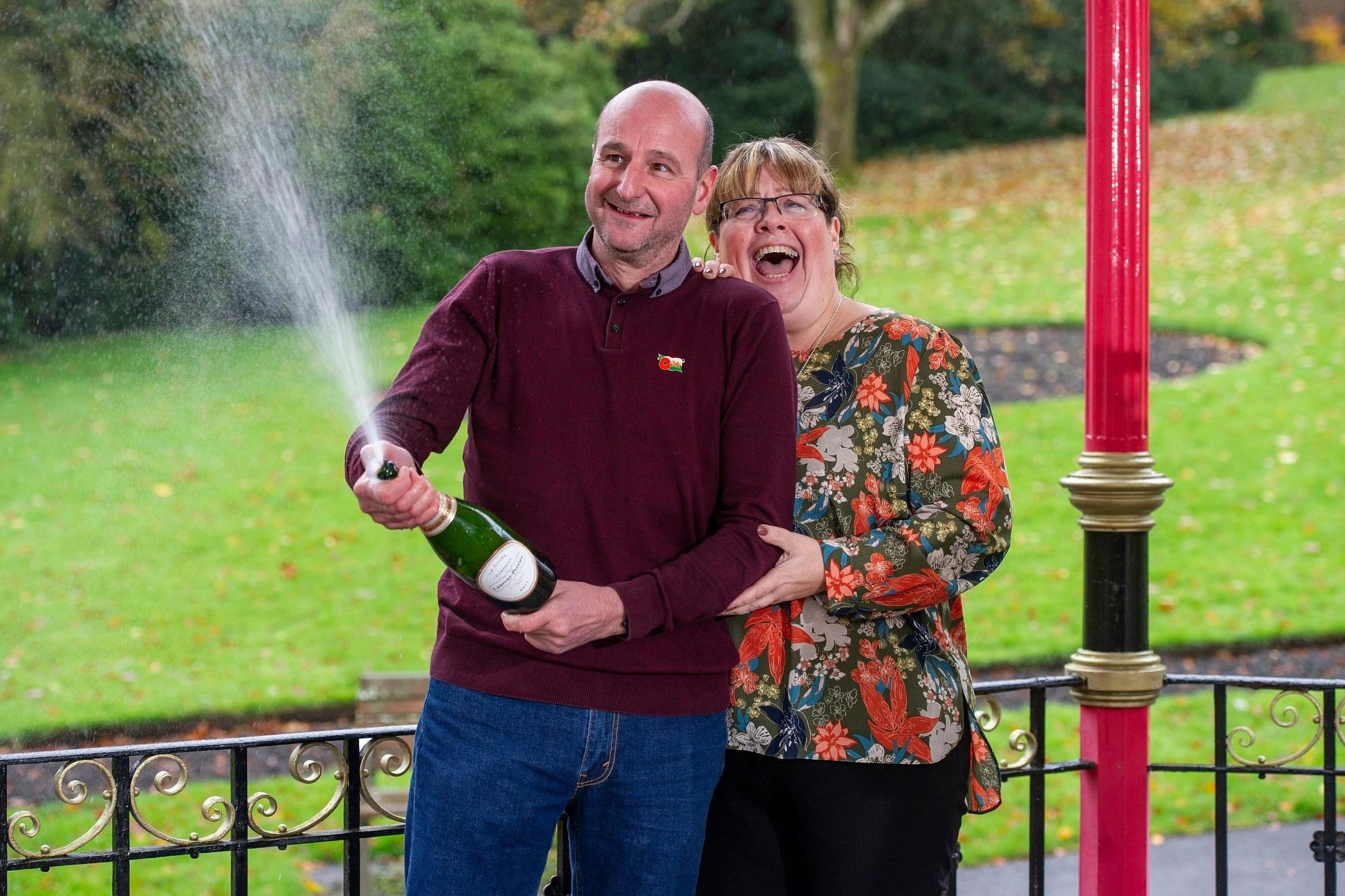 10 phut sau khi khoi benh ung thu, nhan tin trung so 1,2 trieu USD hinh anh