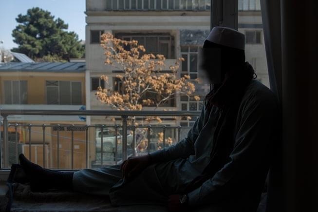 Quan chuc, giao vien xam hai tinh duc hon 500 be trai o Afghanistan hinh anh