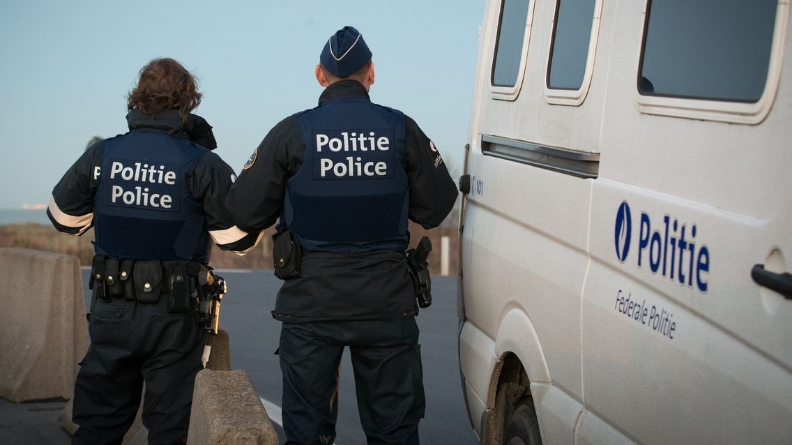 bắt giam nghi phạm buôn lậu người Việt ảnh 1 bat giam nghi pham buon lau nguoi Viet anh 1