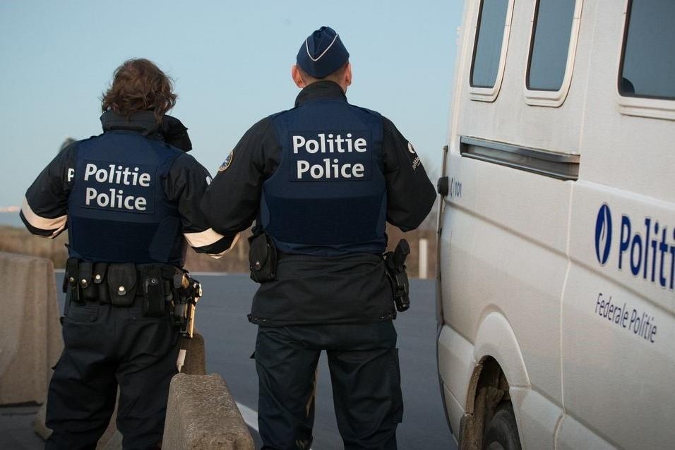 Nguoi dan ong goc Viet o Bi buon lau hang loat nan nhan VN tren xe tai hinh anh