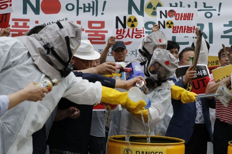 Nguoi Han quyet khong dong toi mot giot bia Nhat hinh anh