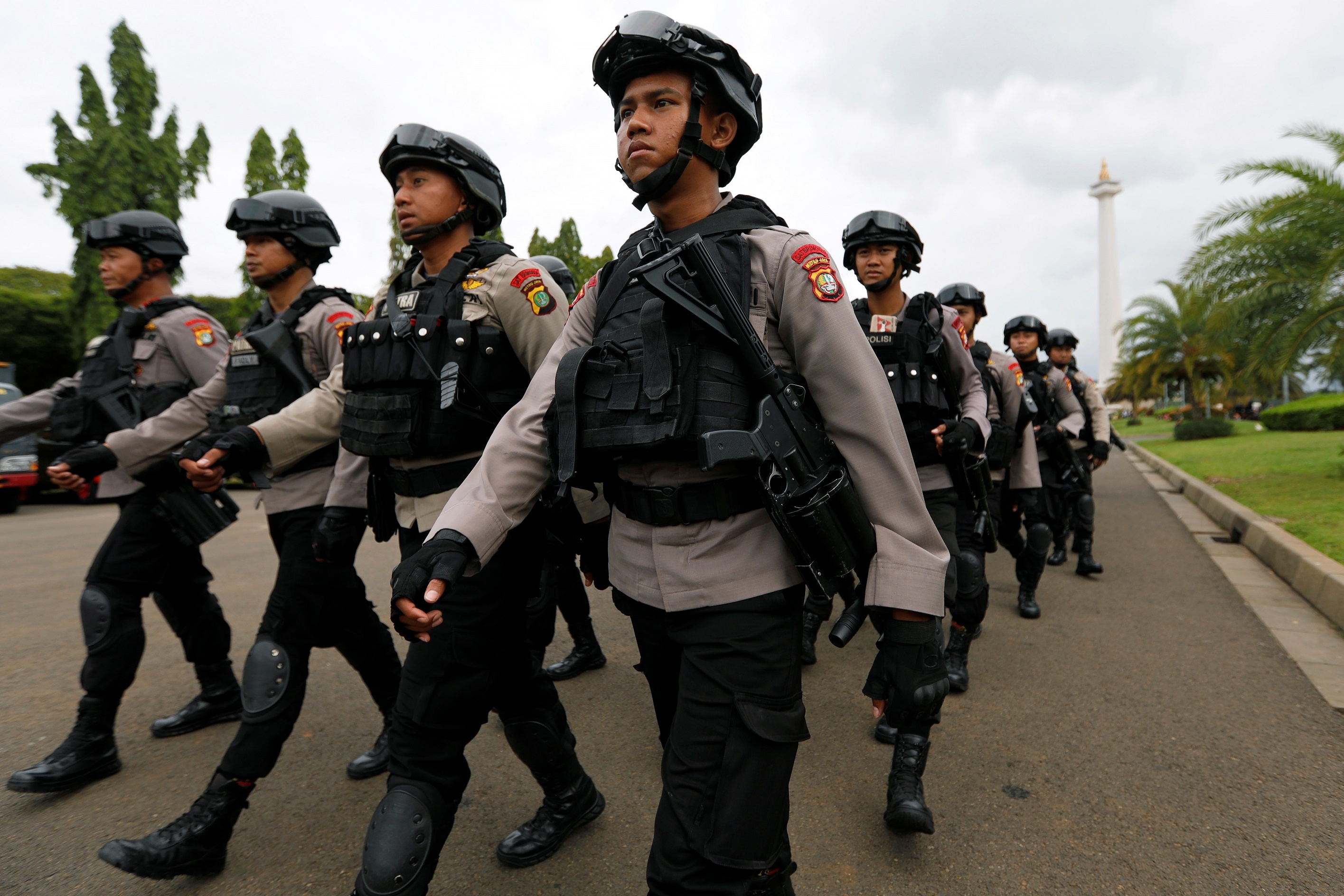 don thap ky moi 2020 tren khap the gioi anh 7