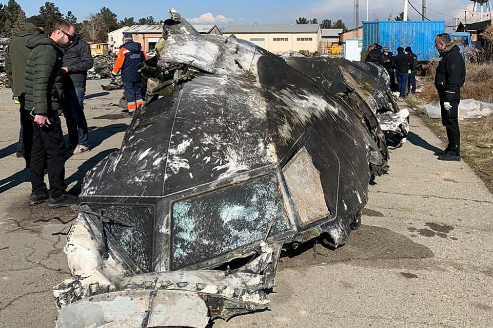 Hang loat sai sot chi tu khien Iran ban nham may bay cho 176 nguoi hinh anh