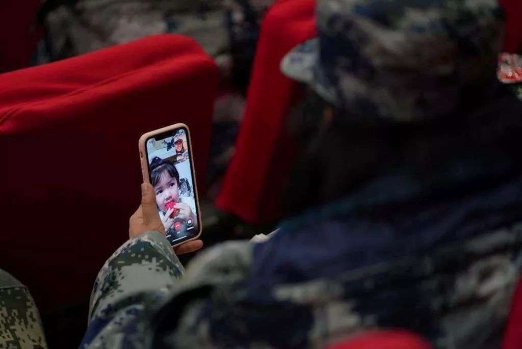 tiep cuu Vu Han anh 9