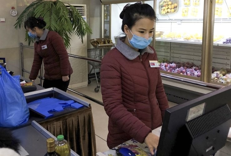 JoongAng Ilbo: Trieu Tien co ca nhiem virus corona dau tien hinh anh